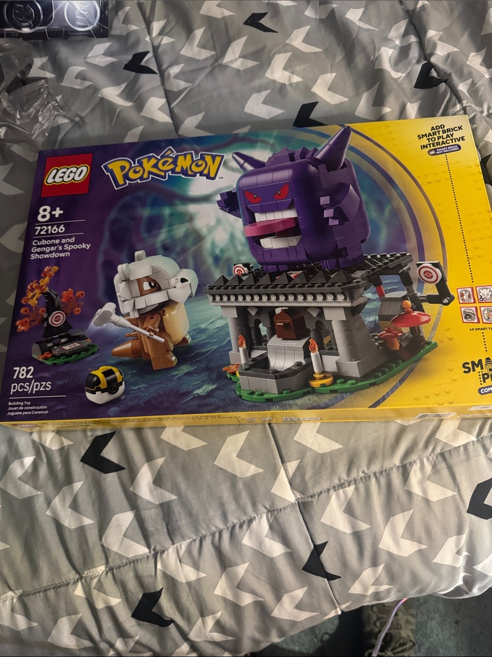 LEGO Pokémon Cubone and Gengar Spooky Showdown – Purple, Gray, Yellow